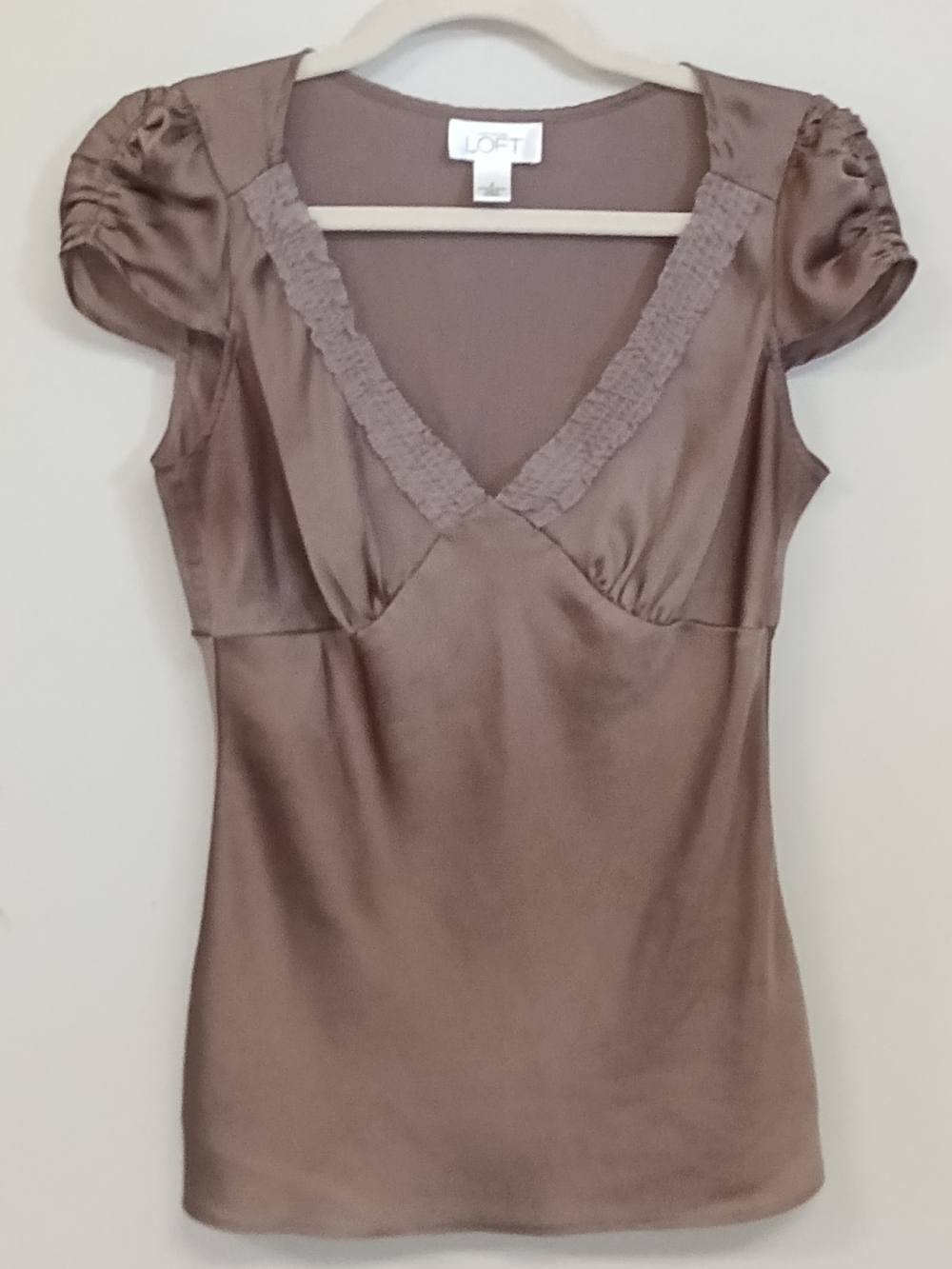 LOFT Y2K Satin V-Neck Taupe Deep V Neck Cap Sleeve Camisole Blouse Top Size 4